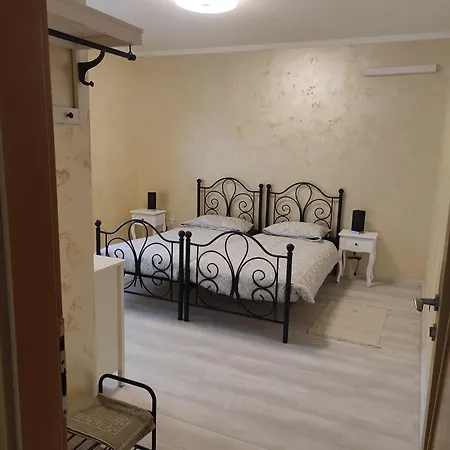 Privatne Izby V Rodinnom Dome Senkvice